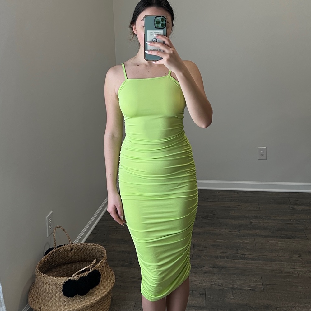 green dress